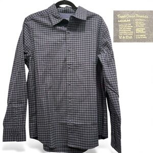 Fresh Clean Threads Button Down Size M
